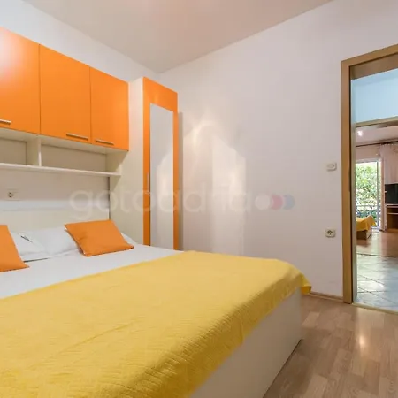 Apartment Quiet Area Rose Makarska