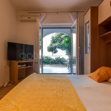 Quiet Area Rose Apartment *