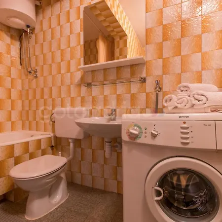 Apartamento Quiet Area Rose Makarska