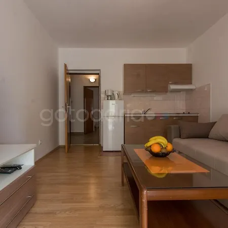 Quiet Area Rose Apartment