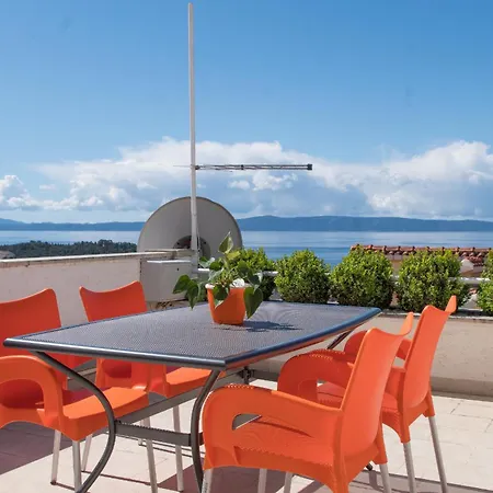 Apartment Quiet Area Rose Makarska