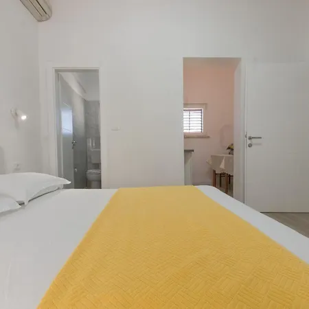 Quiet Area Rose Apartment *
