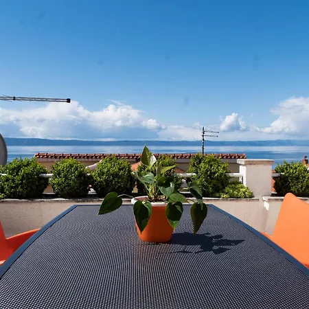 Quiet Area Rose Apartment Makarska