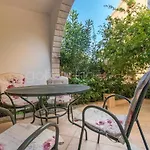 Quiet Area Rose Apartman